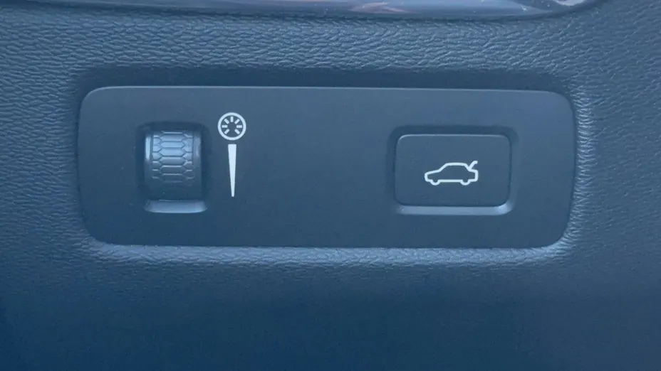 VOLVO XC60 XC60 B4 B R-Design aut