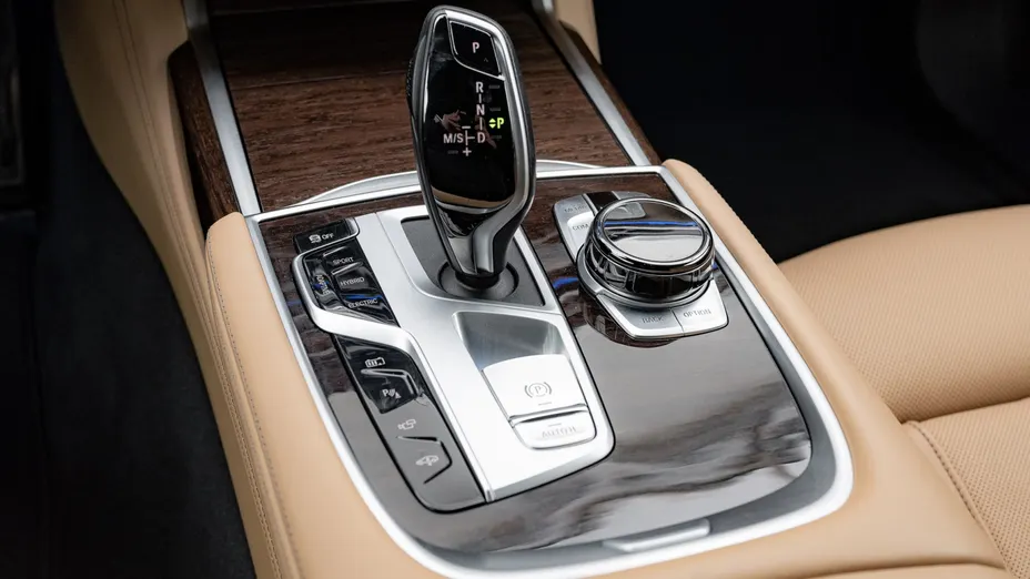 BMW Seria 7 745Le xDrive sport-aut