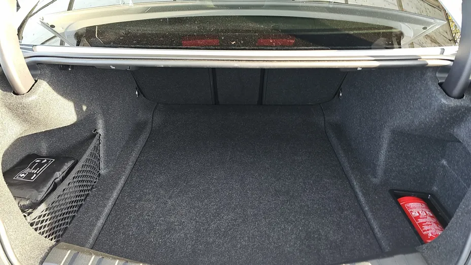 BMW Seria 3 318i M Sport aut