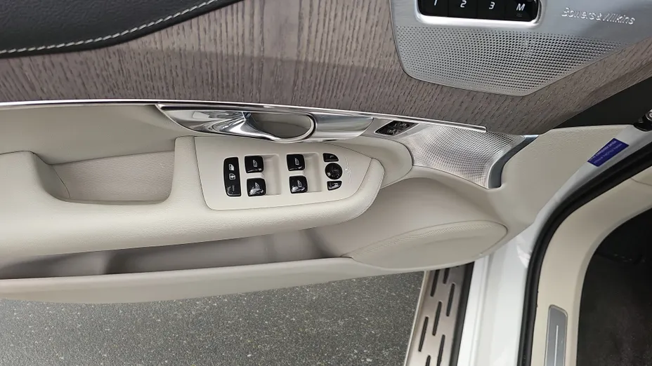 VOLVO XC90 XC90 T8 AWD Plug-In Hybrid Plus Bright 7os aut