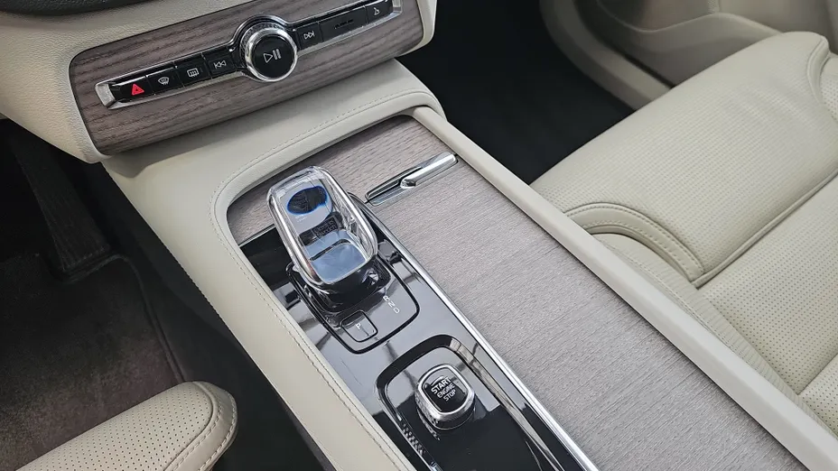 VOLVO XC90 XC90 T8 AWD Plug-In Hybrid Plus Bright 7os aut