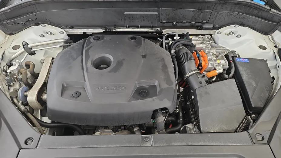 VOLVO XC90 XC90 T8 AWD Plug-In Hybrid Plus Bright 7os aut