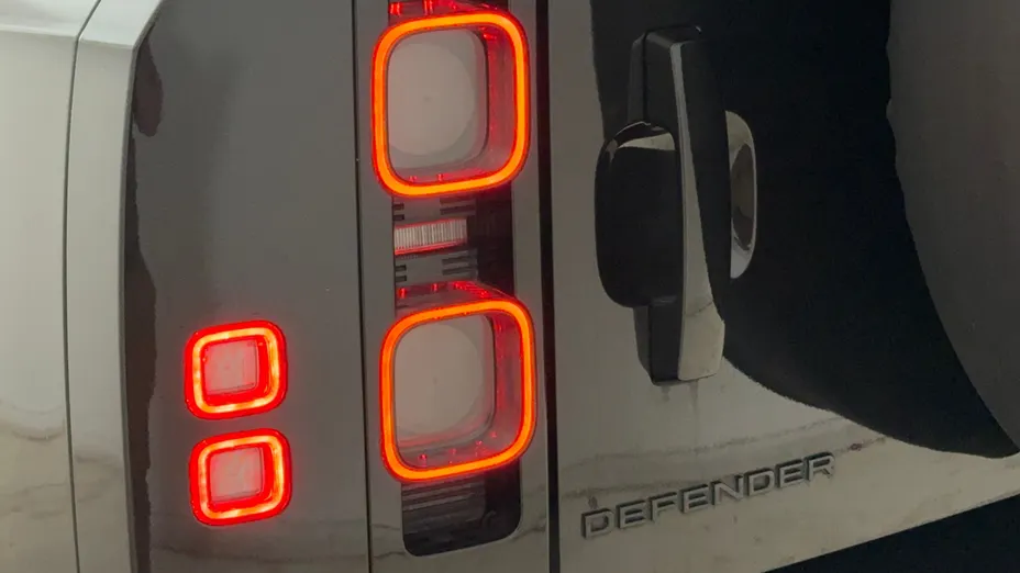 LAND ROVER Defender Defender 130 3.0 D300 mHEV X