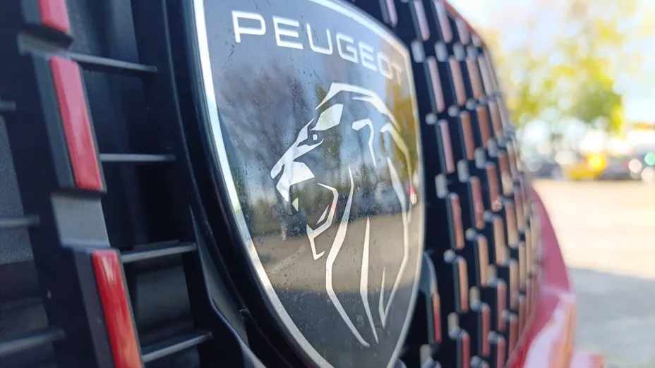 PEUGEOT 2008 2008 PureTech 100 Allure S&S BVM6