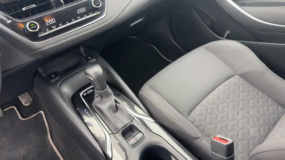 TOYOTA Corolla Corolla 2.0 Hybrid Comfort