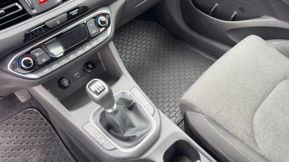 HYUNDAI i30 i30 1.5 DPI Smart