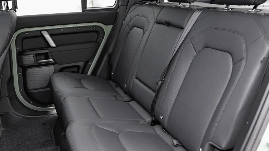 LAND ROVER Defender Defender 110 3.0 D300 mHEV SE