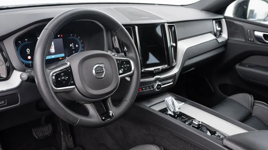 VOLVO XC60 XC60 B4 B Plus Dark aut