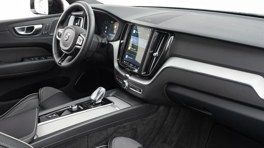 VOLVO XC60 XC60 B4 B Plus Dark aut