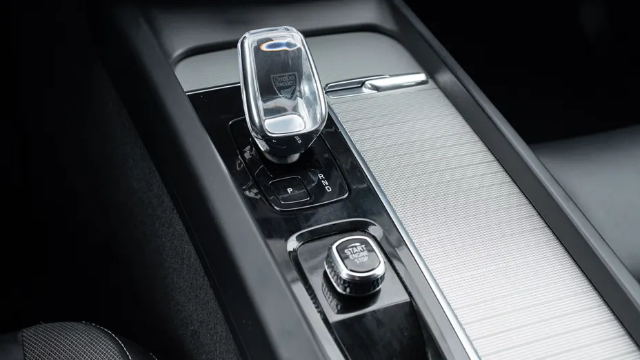 VOLVO XC60 XC60 B4 B Plus Dark aut