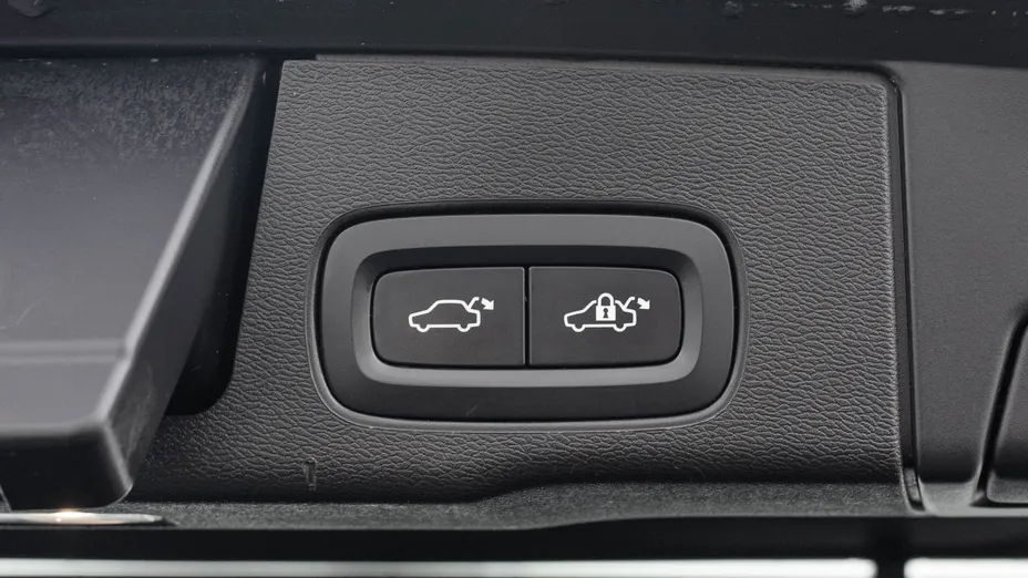 VOLVO XC60 XC60 B4 B Plus Dark aut