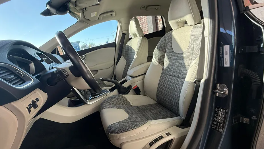 VOLVO V40 Cross Country V40 CC D3 Drive-E Momentum aut