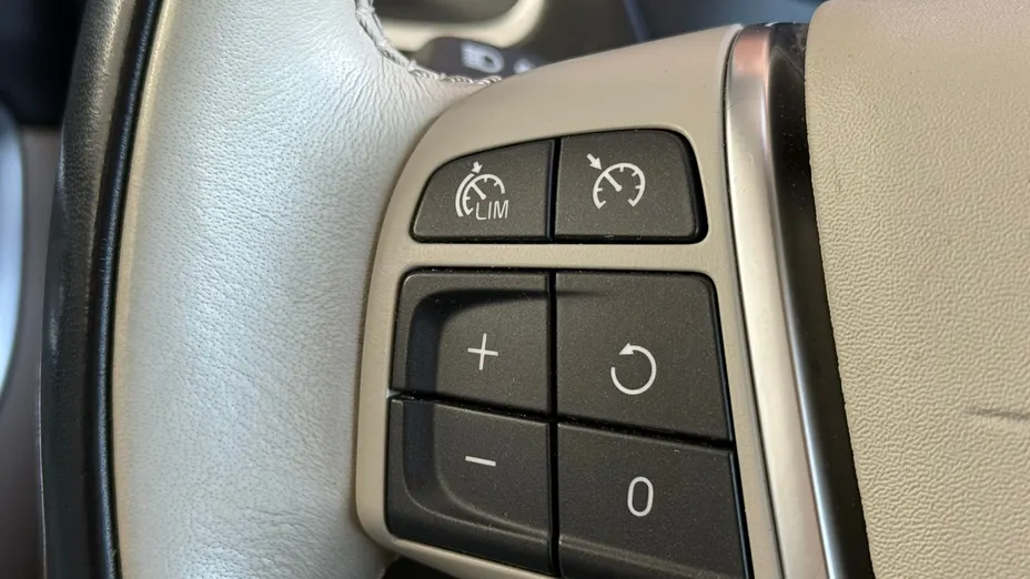 VOLVO V40 Cross Country V40 CC D3 Drive-E Momentum aut