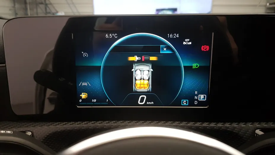 MERCEDES-BENZ A Klasa A 180 Style 7G-DCT