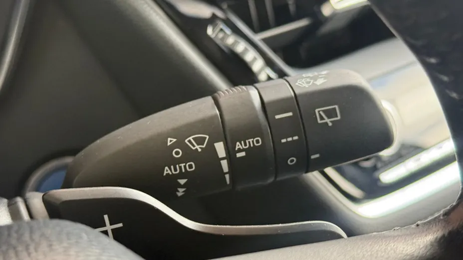 TOYOTA Corolla Corolla 2.0 Hybrid Comfort