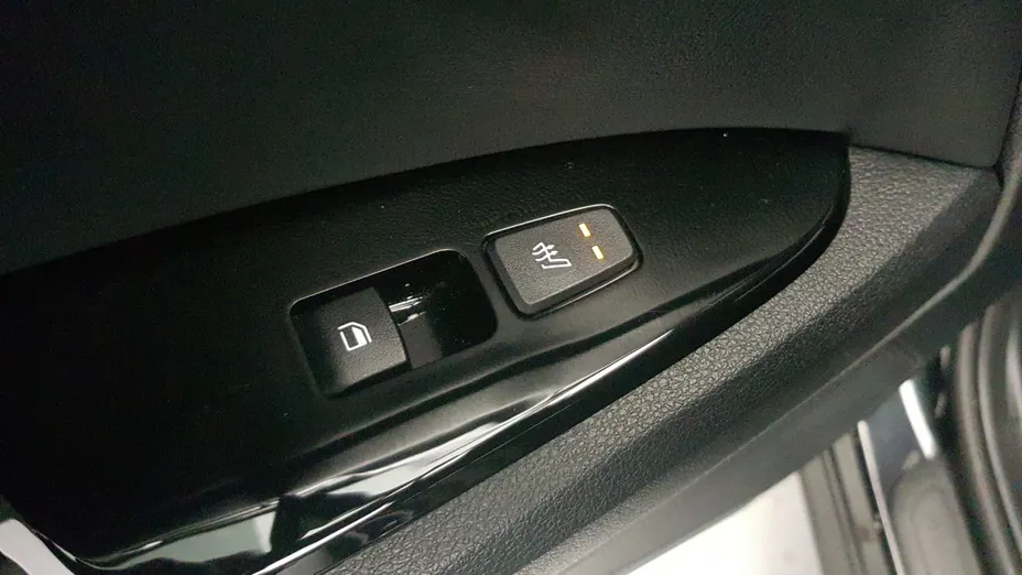 KIA Sportage Sportage 1.6 T-GDI HEV Business Line 4WD aut