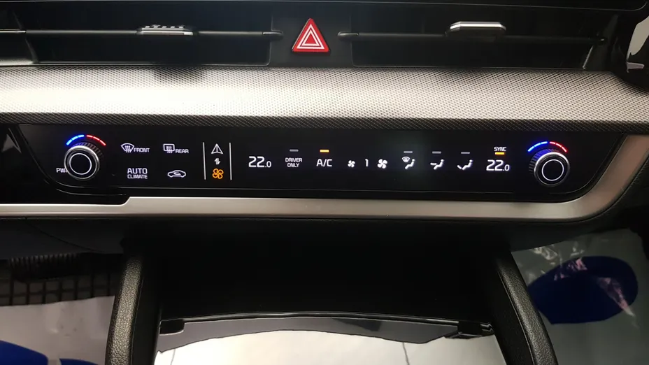 KIA Sportage Sportage 1.6 T-GDI HEV Business Line 4WD aut