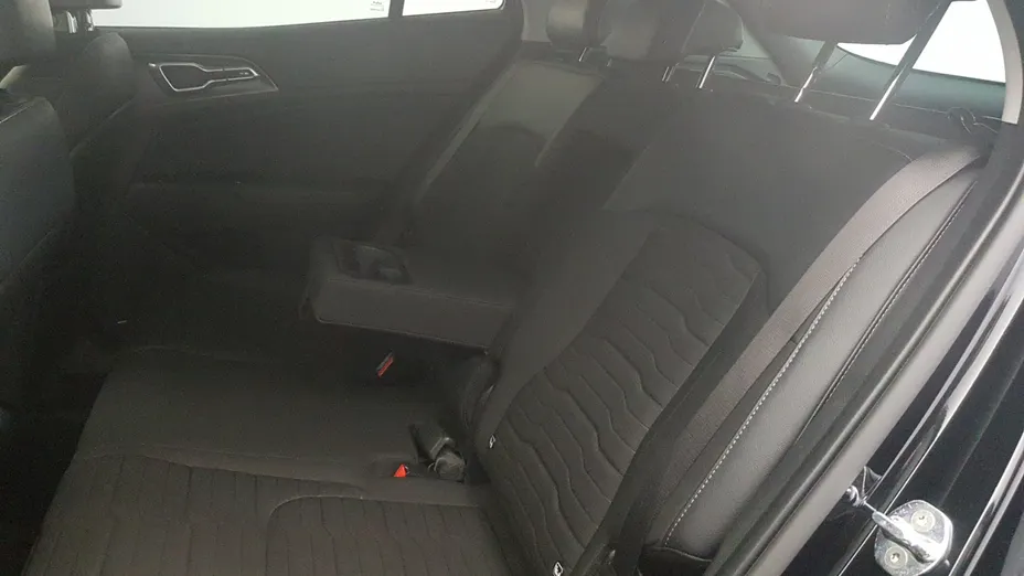 KIA Sportage Sportage 1.6 T-GDI HEV Business Line 4WD aut