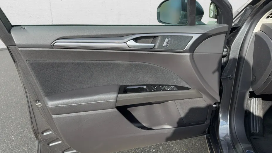 FORD Mondeo Mondeo 2.0 Hybrid Titanium