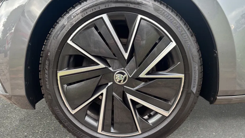SKODA Superb Superb 2.0 TDI SCR 4x4 Sportline DSG