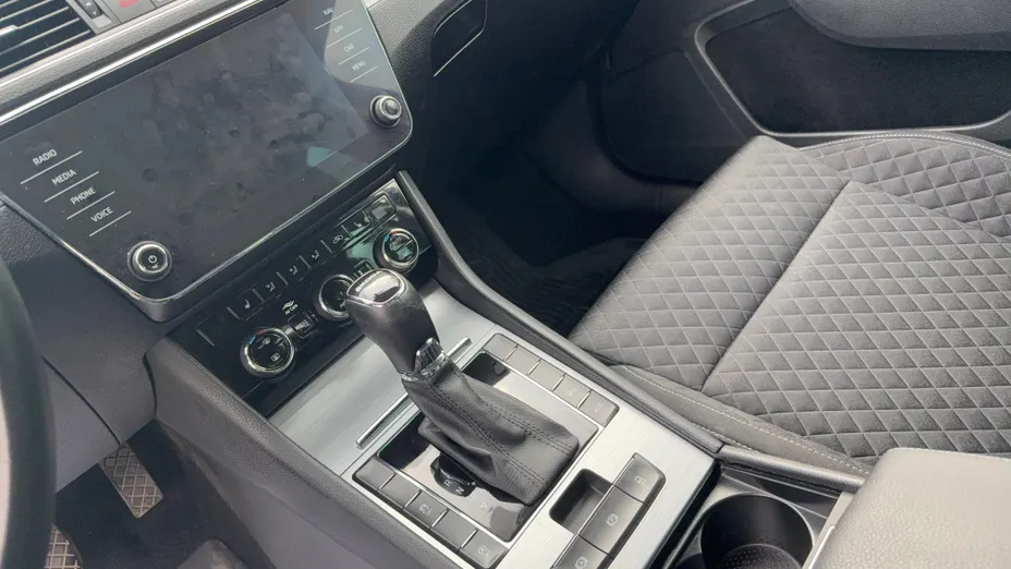 SKODA Superb Superb 2.0 TSI Ambition DSG