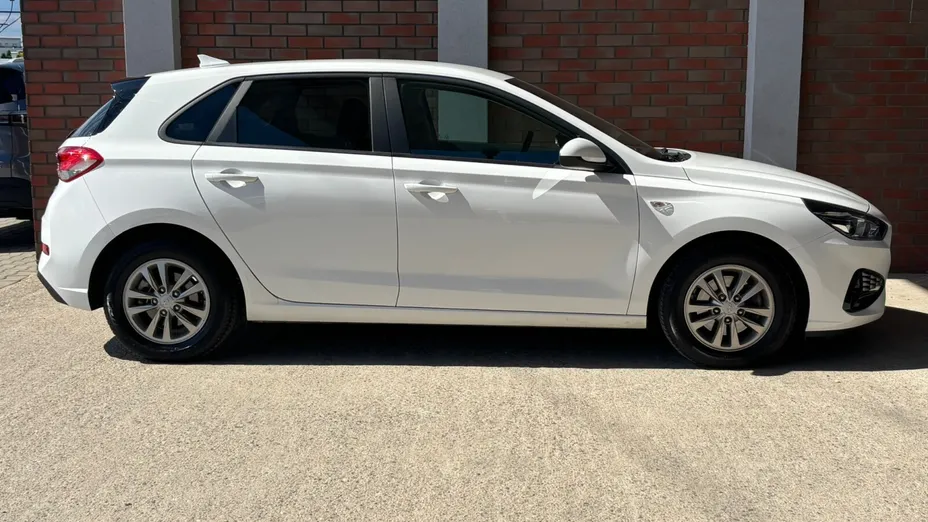 HYUNDAI i30 i30 1.0 T-GDI Modern