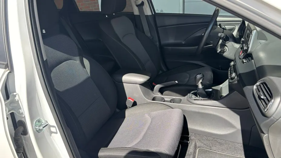 HYUNDAI i30 i30 1.0 T-GDI Modern