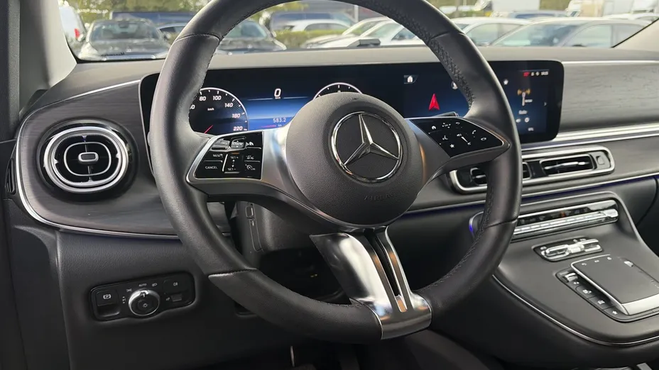 MERCEDES-BENZ V Klasa V 300 d 9G-Tronic Avantgarde (ekstra dł)