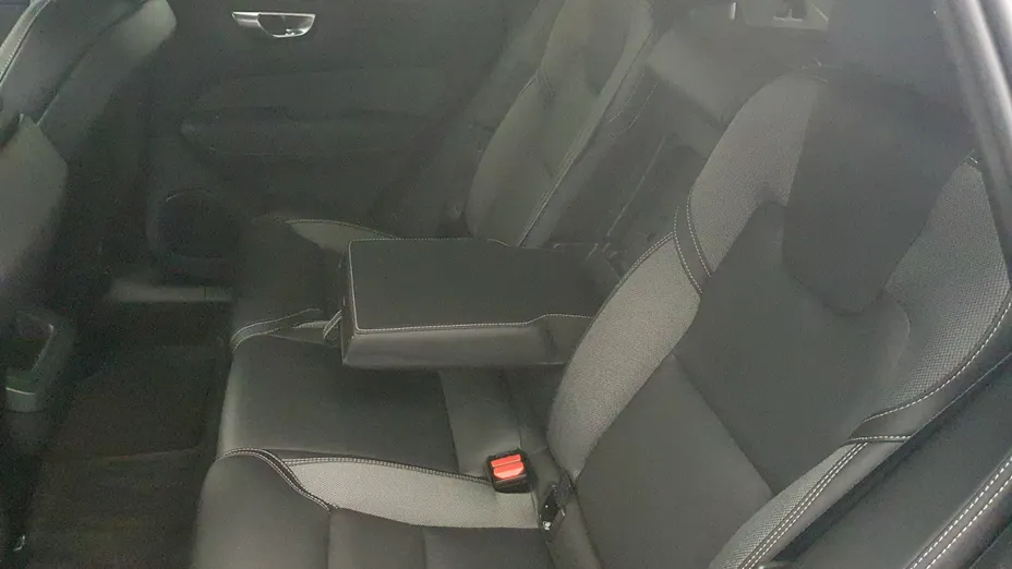 VOLVO XC60 XC60 B4 B Plus Dark aut