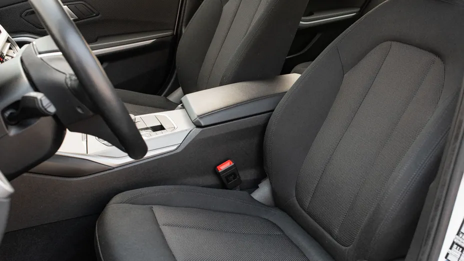 BMW Seria 3 318i Advantage aut