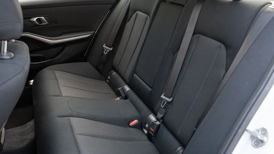 BMW Seria 3 318i Advantage aut