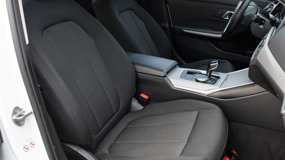 BMW Seria 3 318i Advantage aut