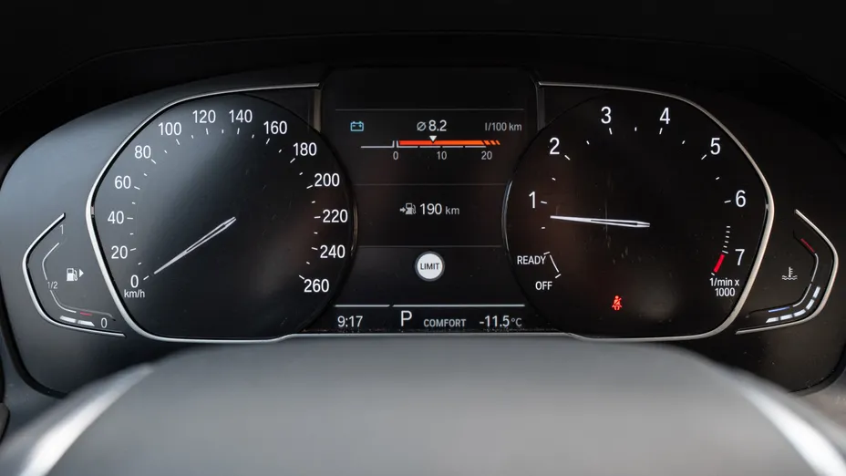 BMW Seria 3 318i Advantage aut