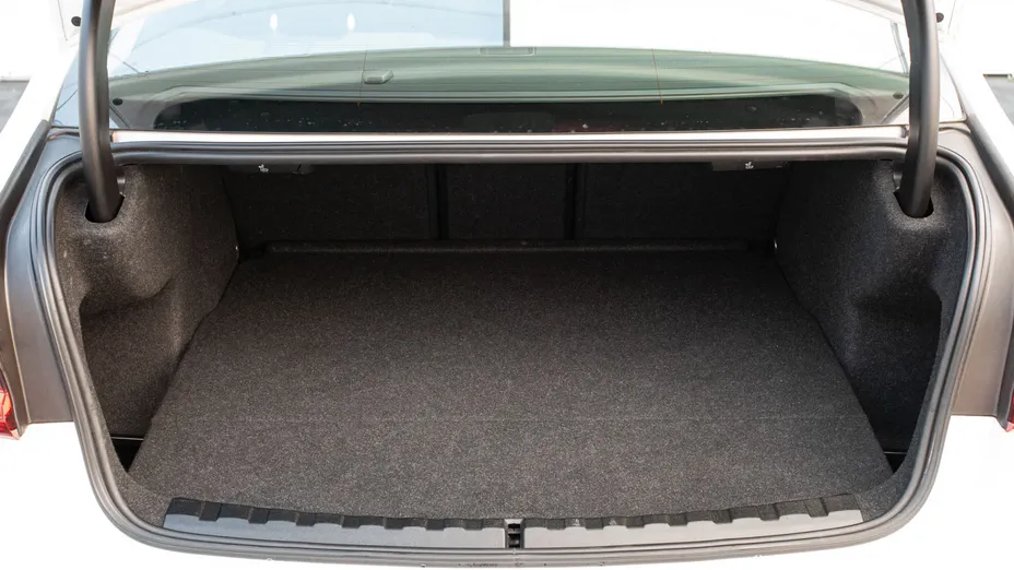 BMW Seria 3 318i Advantage aut