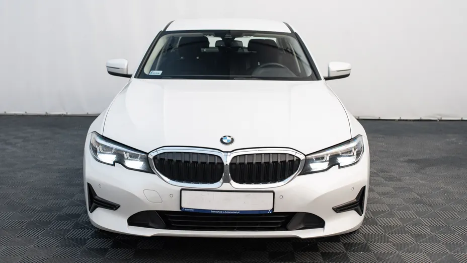 BMW Seria 3 318i Advantage aut