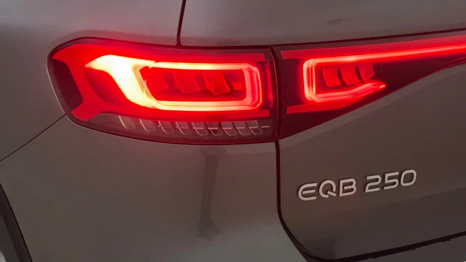 MERCEDES-BENZ EQB EQB 250 66.5kWh AMG
