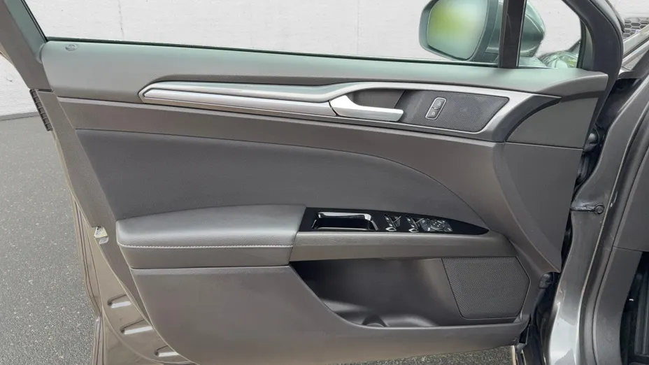 FORD Mondeo Mondeo 2.0 Hybrid Titanium