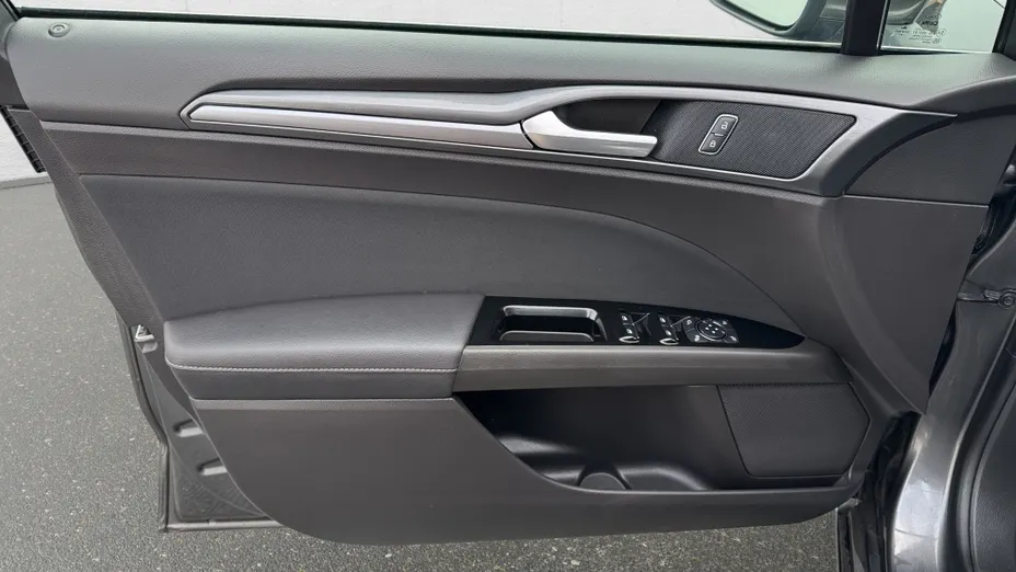 FORD Mondeo Mondeo 2.0 Hybrid Titanium