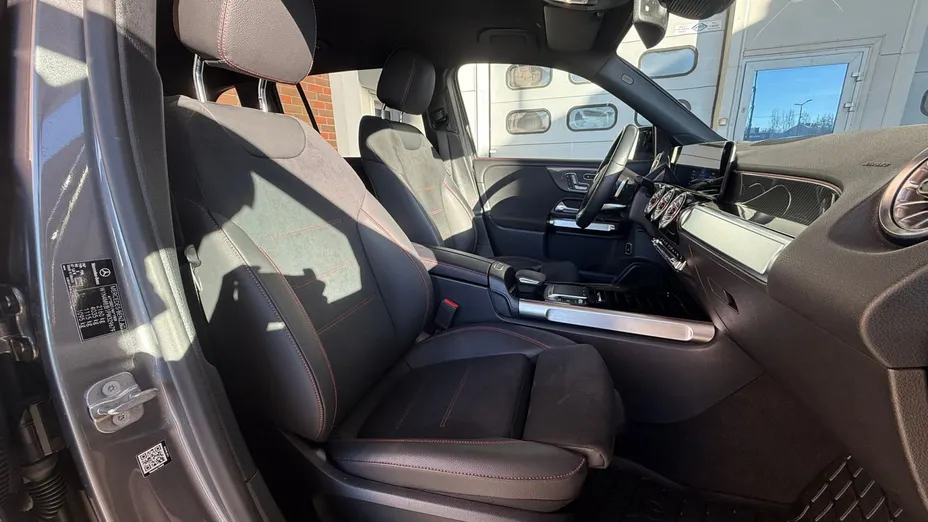 MERCEDES-BENZ GLB GLB 200 4-Matic AMG Line 8G-DCT