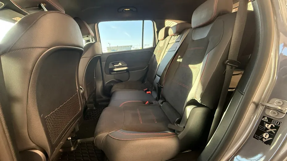 MERCEDES-BENZ GLB GLB 200 4-Matic AMG Line 8G-DCT