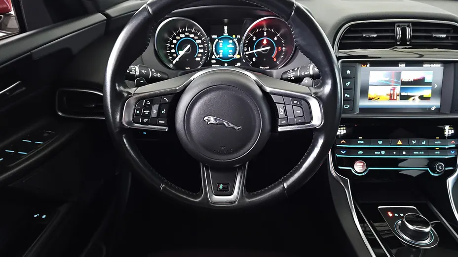 JAGUAR XE XE 2.0 D R-Sport aut