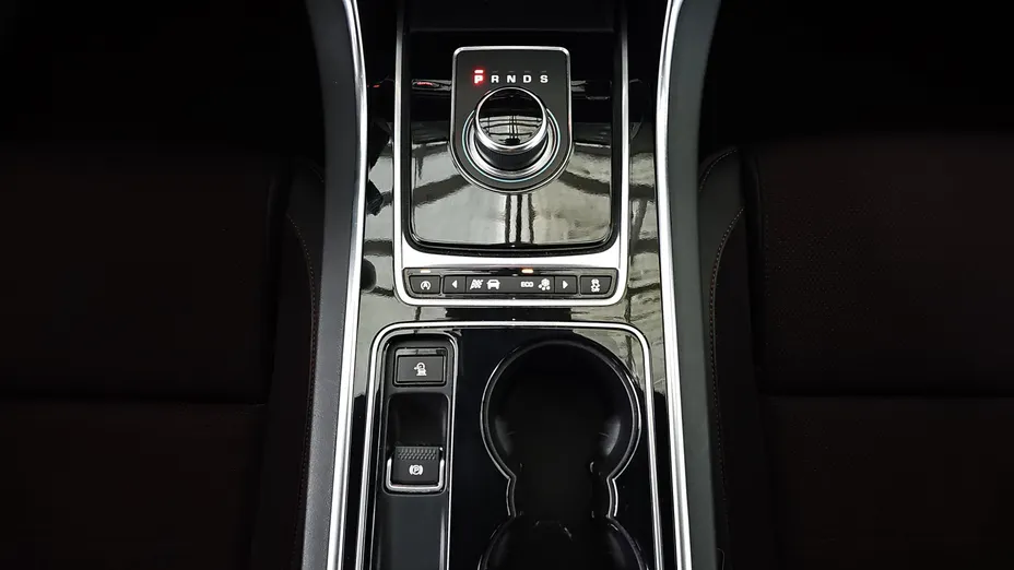 JAGUAR XE XE 2.0 D R-Sport aut