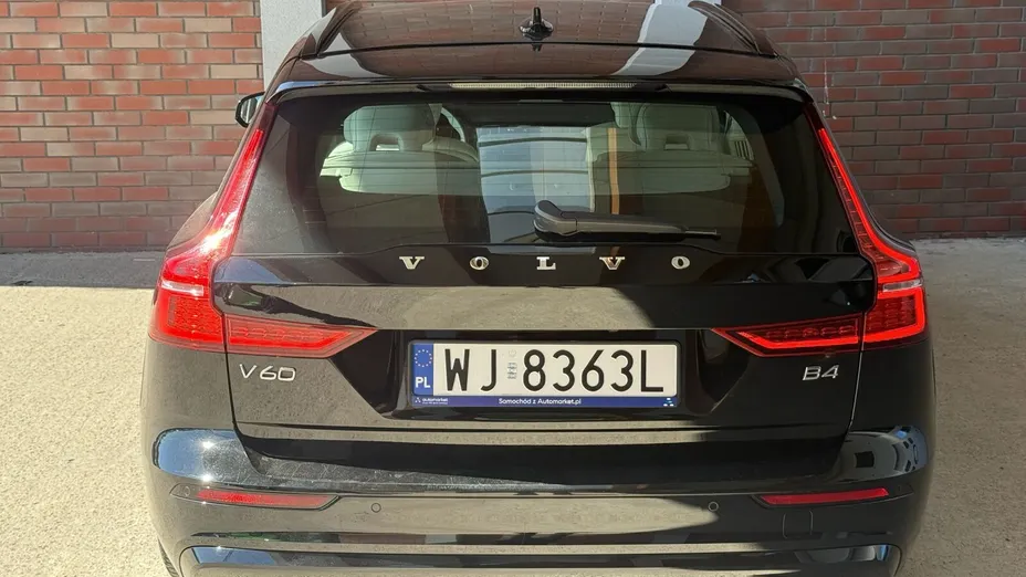 VOLVO V60 V60 B4 B Plus Dark aut