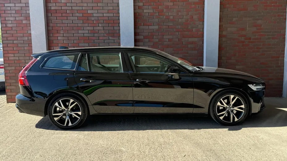 VOLVO V60 V60 B4 B Plus Dark aut