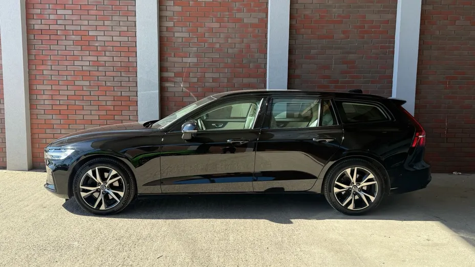 VOLVO V60 V60 B4 B Plus Dark aut
