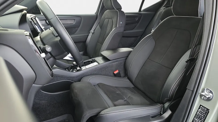 VOLVO XC40 XC40 73kWh P6 Recharge Ultimate aut