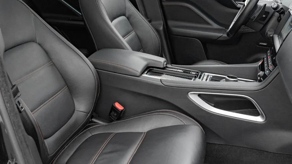 JAGUAR F-Pace F-Pace 2.0 i4D AWD Prestige aut