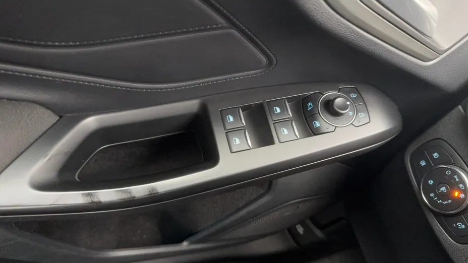 FORD Focus Focus 1.0 EcoBoost mHEV Titanium X aut