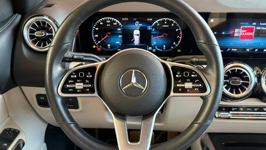 MERCEDES-BENZ GLB GLB 200 Progressive 7G-DCT