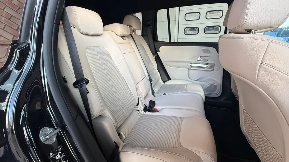 MERCEDES-BENZ GLB GLB 200 Progressive 7G-DCT